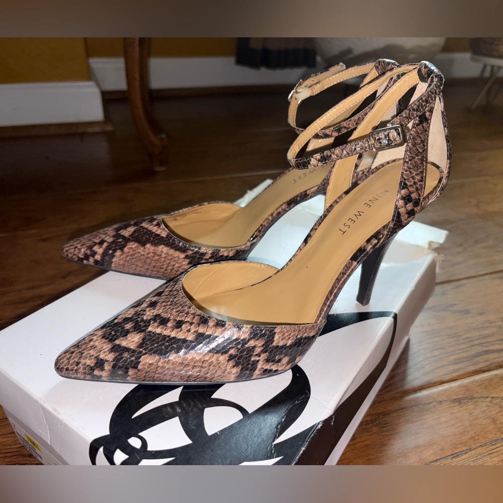 New In Box Nine West Snake Print Heels  size 7
